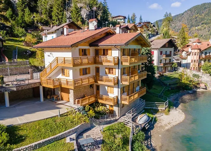 Edelweiss Aparthotel 3*