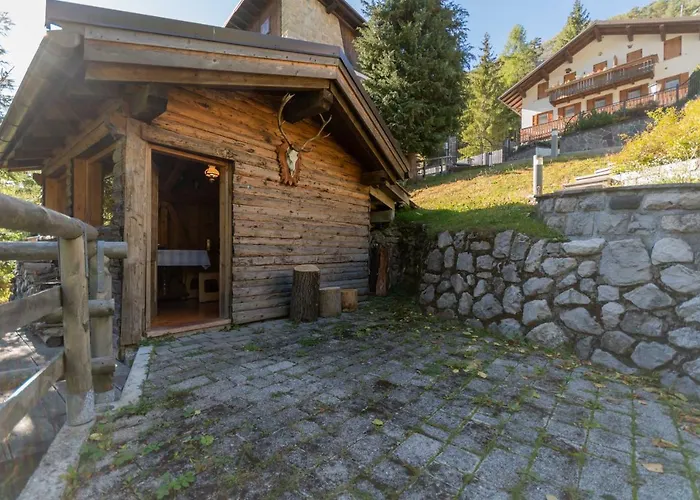 Edelweiss Aparthotel 3*