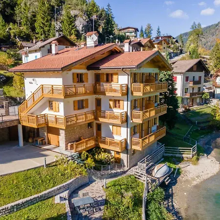 Edelweiss Aparthotel 3*