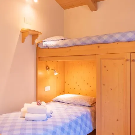 Edelweiss Aparthotel 3*